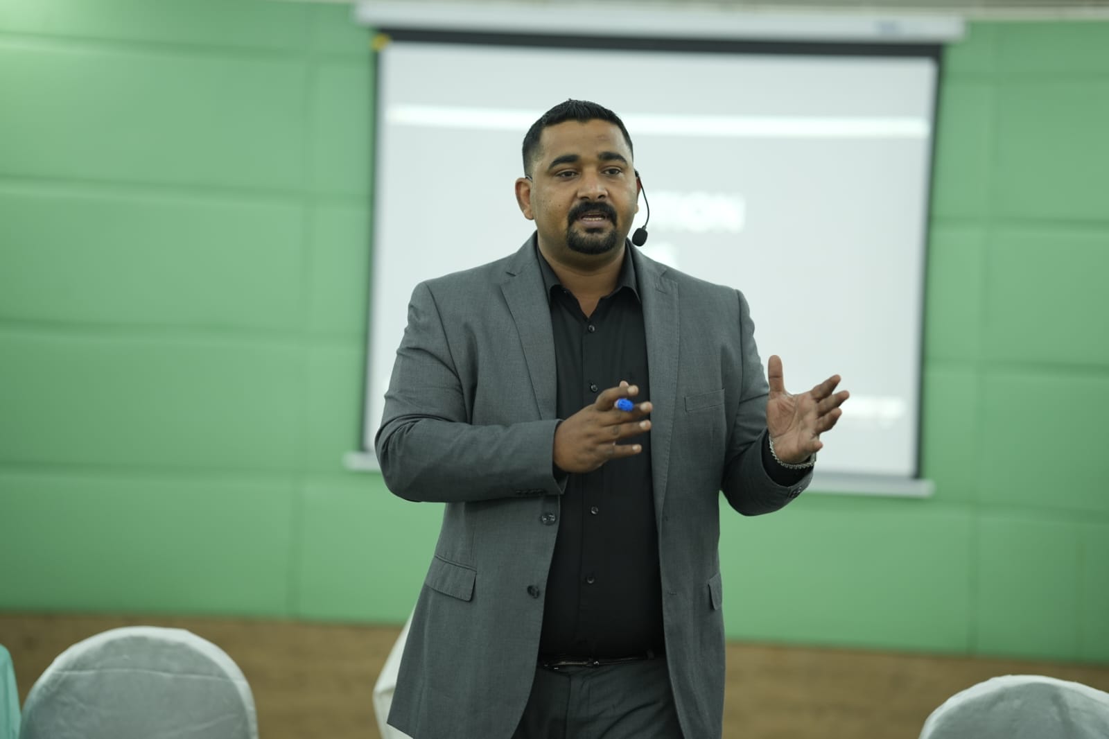 Nasrudheen E